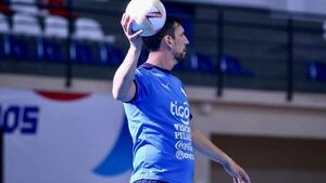 Concejal departamental electo, listo para atajar en Albirroja de futsal FIFA