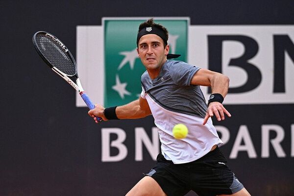 Diario HOY | El argentino Etcheverry será el primer rival de Djokovic en Roma