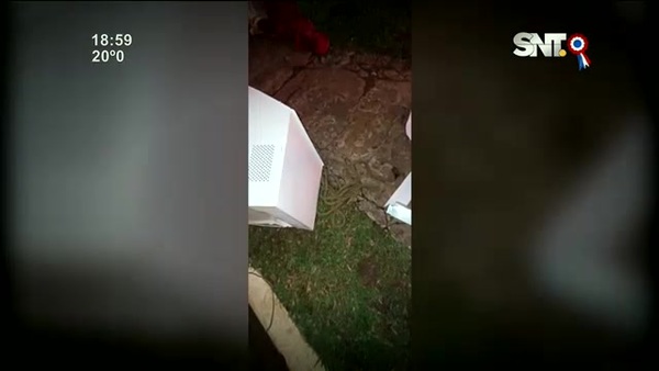 Falsos policías atacaron un cajero en CDE - SNT
