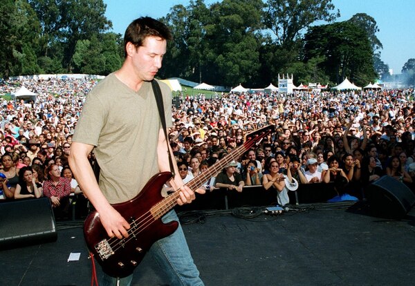 La banda de rock de Keanu Reeves tocará en BottleRock 2023 - Megacadena — Últimas Noticias de Paraguay