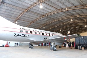 Diario HOY | El emblemático Convair CV-240, en homenaje a Marcelo Pecci