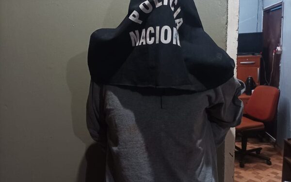 Detienen a hombre por violencia doméstica