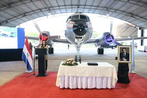 Homenajean al fiscal Marcelo Pecci en la presentación del emblemático avión Convair 240 | OnLivePy