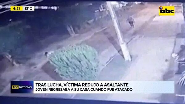 Video: Tras intensa lucha, víctima redujo a asaltante - ABC Noticias - ABC Color