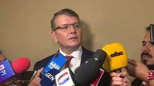 AUDIO: Pasajero fantasma: se incautaron equipos informáticos de analista encargado de realizar monitoreo de validaciones  - La Primera Mañana - ABC Color
