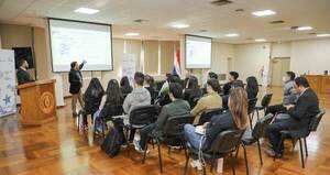 Universitarios se interiorizan sobre el funcionamiento de las mipymes con el apoyo del MIC