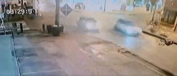 Video: identifican a quien sería el segundo conductor que arrolló a una pareja en zona del Abasto - Policiales - ABC Color