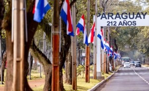 Calles se visten de tricolor para homenaje a la Independencia Patria