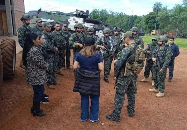 CON MILITARES RESCATAN A NIÑA QUE ESTABA SIENDO ABUSADA POR SU TÍO EN ZONA DEL EPP - La Voz del Norte
