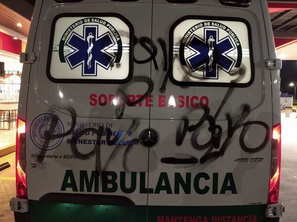 Ambulancias son violentadas y retenidas por manifestantes