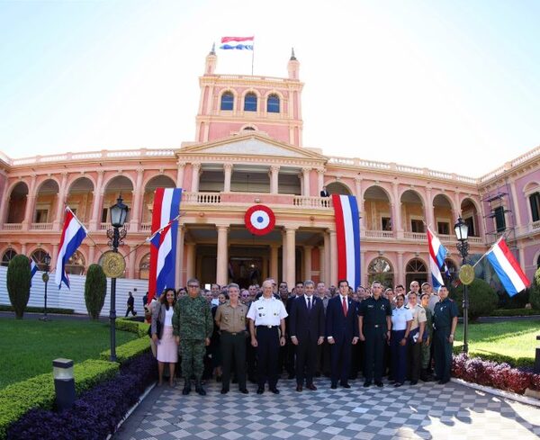 Mario Abdo recibió visita del director y estudiantes del Colegio Interamericano de Defensa - El Independiente
