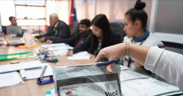 La Nación / De 12.000 mesas electorales solo hubo 23 impugnaciones, refiere apoderado de ANR