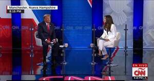 La Nación / Trump sorprende con aparición en enemistada cadena CNN