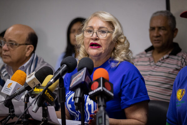 Maestros venezolanos exigen la negociación del convenio colectivo para mejorar los salarios - MarketData