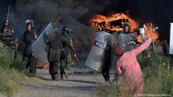 Detienen en Pakistán a los principales líderes de la oposición, según el partido