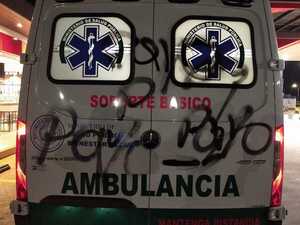 Acusan a manifestantes de hasta golpear a conductores de ambulancias | 1000 Noticias