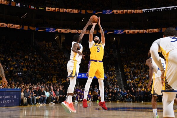 Diario HOY | Warriors sobreviven a unos Lakers en vilo por lesión de Davis