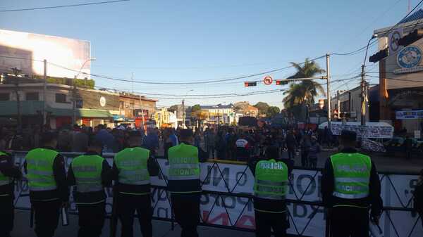 Supermercado con merma del 74 % de las ventas debido a prolongadas protestas - Megacadena — Últimas Noticias de Paraguay
