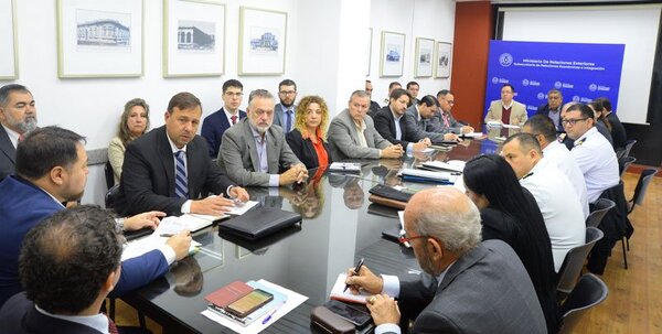 Continúan debatiendo sobre Peaje de Argentina en la hidrovía Paraguay – Paraná - ADN Digital
