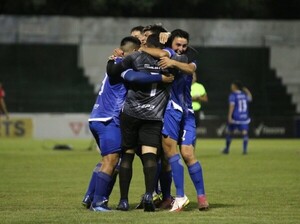 Oriental con los boletos a la fase 2 - APF