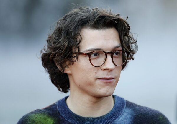Tom Holland revela que lleva sobrio más de un año buscando priorizar su salud mentar - Megacadena — Últimas Noticias de Paraguay