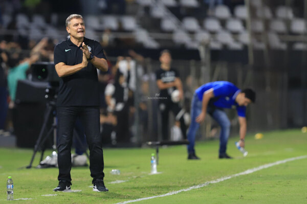 Versus / Muchas sorpresas en el equipo que probó Diego Aguirre para el superclásico
