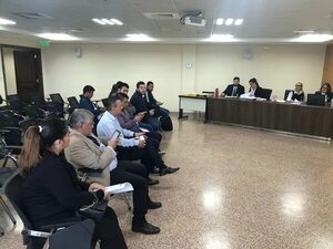 Cuestionadas proveedoras interesadas en millonaria licitación de limpieza - ABC en el Este - ABC Color