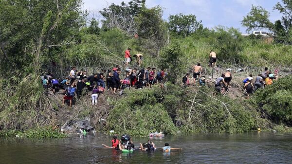 EE.UU. seguirá expulsando migrantes tras el fin de Título 42 - ADN Digital