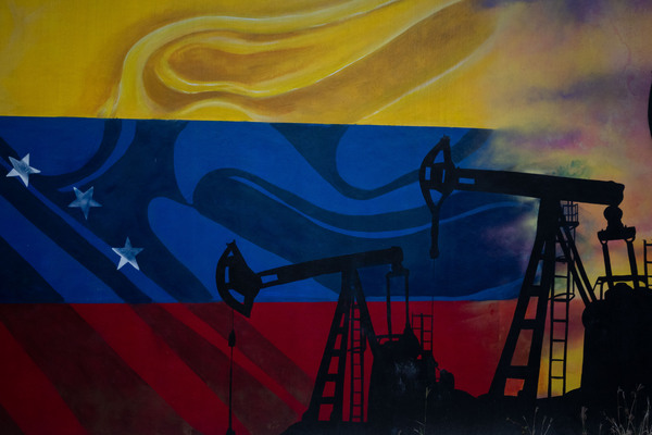 La producción petrolera venezolana sube un 7 % en abril hasta los 810.000 barriles diarios - MarketData