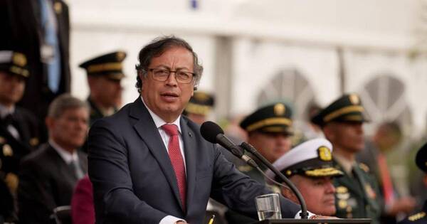 La Nación / Acusan al presidente colombiano Petro de criminalizar a la prensa