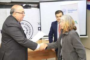 Familias de territorios sociales de Villa Hayes regularizan sus inmuebles - .::Agencia IP::.