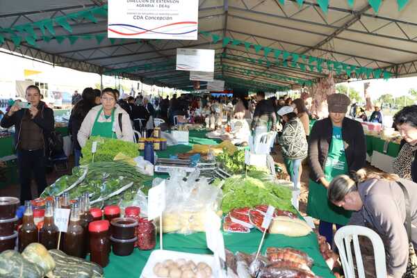 Productores lograron recaudar más de G. 300 millones tras feria en la Costanera - .::Agencia IP::.
