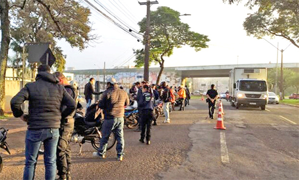 Realizan controles de automóviles y motocicletas en Foz de Yguazú - La Clave