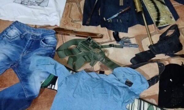 Alumno fue detenido de madrugada tras amenazar masacre: Tenía pasamontañas, rifle y todo preparado