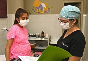 Diario HOY | Aumentan casos de COVID-19 entre el personal de blanco