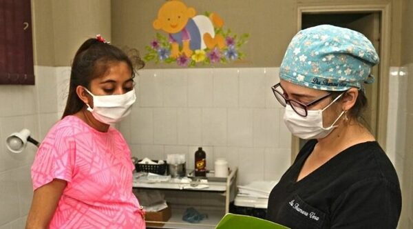 Aumentan casos de COVID-19 entre el personal de blanco