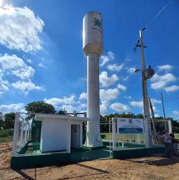 Gobierno instala tanque y red de distribución de agua potable para 50 familias de Misiones - .::Agencia IP::.