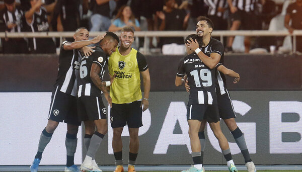 Versus / Borafogo golea y Matías Segovia se luce en pocos minutos con asistencia incluida