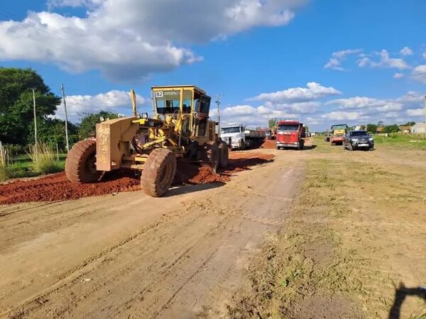 Suspenden arreglo de caminos por peleas entre el gobernador de Ñeembucú y el intendente de Pilar - Nacionales - ABC Color