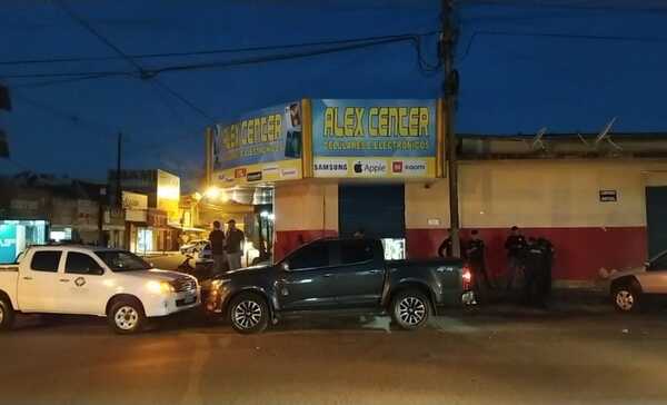 Cinco tiendas de electrónicas fueron allanadas en Pedro Juan Caballero - Oasis FM 94.3