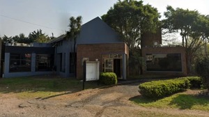 Diario HOY | Clausuran bar donde 90 personas hacían orgías: camas, caños para bailes eróticos y sillones exóticos