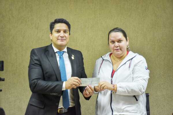 EBY entrega millonario desembolso para proyecto agropecuario en Itapúa