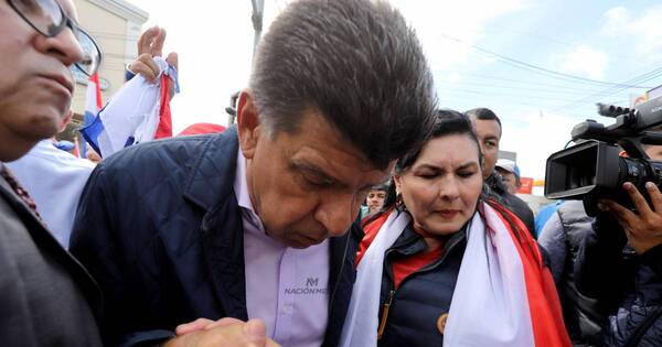 La Nación / Responsabilizan a Efraín de que el PLRA esté siendo desplazada a tercera fuerza