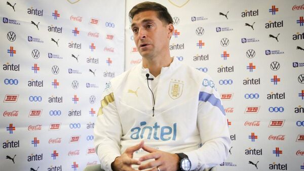 Diego Alonso se despide de la Selección Uruguaya