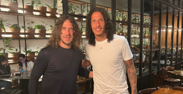 Versus / Williams Riveros conoció a su ídolo, Carles Puyol: "Soñé toda mi vida con esta foto"