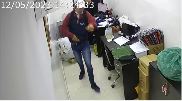 (VIDEO) Violentos mondaha asaltan un supermercado en Villa Morra
