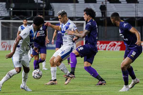 Ameliano se afianza tras vencer a su clásico rival de barrio - La Tribuna