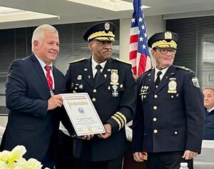 Bandera paraguaya será izada en Stamford, EEUU, por comisionado paraguayo - Megacadena — Últimas Noticias de Paraguay