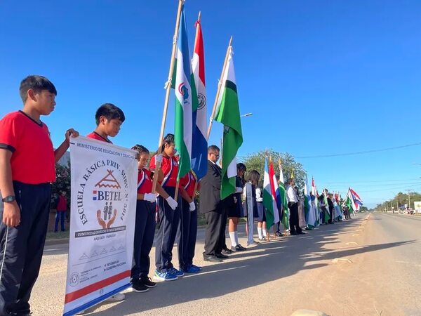Chaco: honran a la patria y a la madre en gran desfile multicultural - Noticias del Chaco - ABC Color