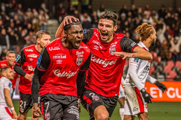 Versus / Un futbolista de la Ligue 2 de Francia se niega a vestir camiseta contra la homofobia